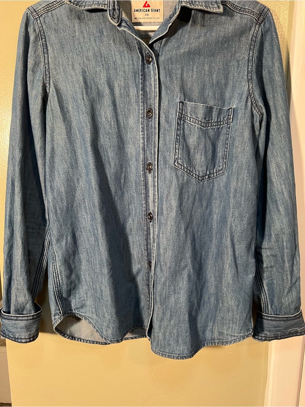 American Giant Women’s Size XS Chambray Denim Button Down Shirt Blue 100% Cotton - Picture 3 of 9